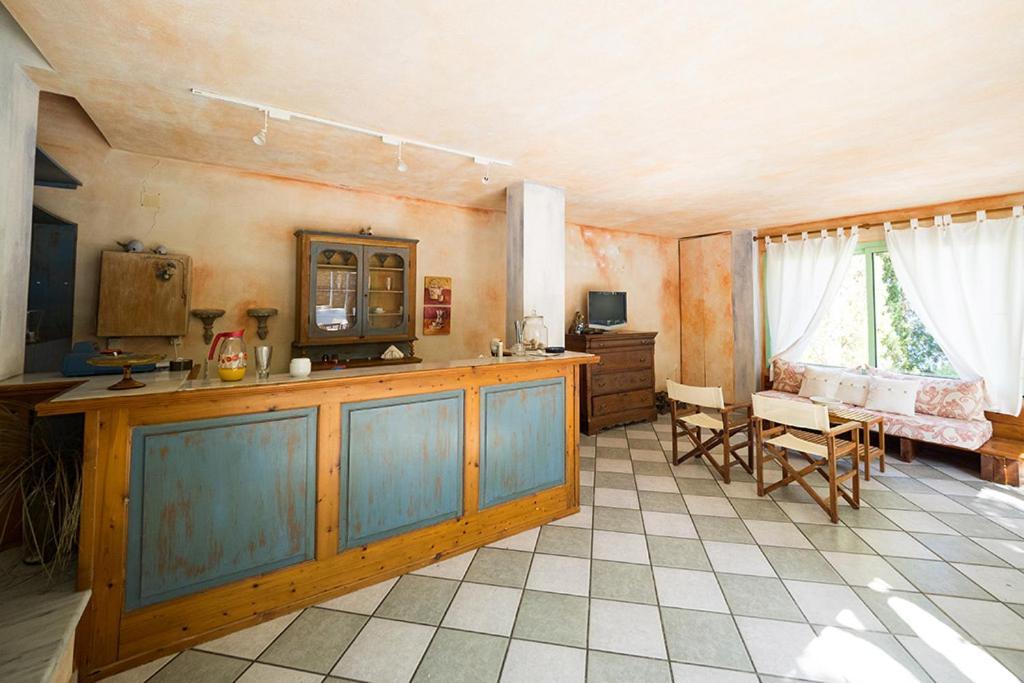 Iason Hotel Apartments Giosonas Bagian luar foto